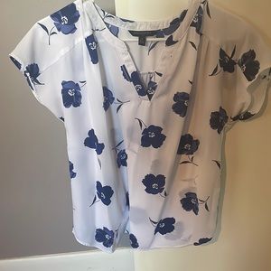 Banana Republic short sleeve blouse - small